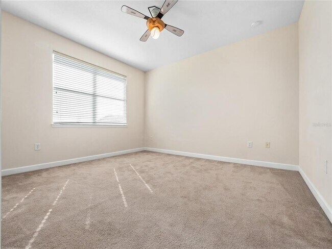 Building Photo - 488 Chelsea Ave