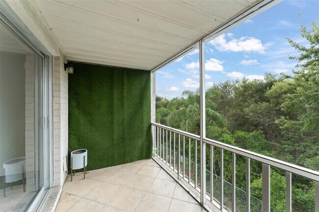 Building Photo - 1250 S Denning Dr
