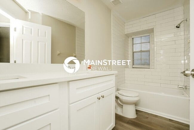 Building Photo - 4 Bedroom Pet-Friendly Home in VALRICO, FL...