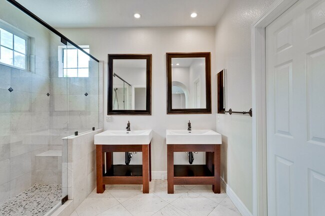 Building Photo - Luxury 5BR North San Jose Home | 2,680 Sq. Ft. | Minutes to BART, Levi's Stadium & Silicon Valley...