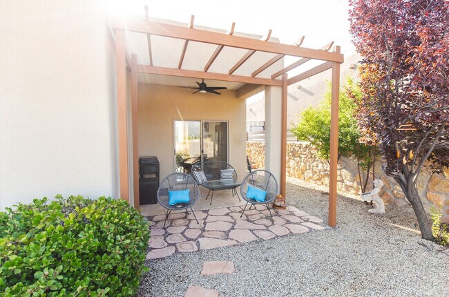 Building Photo - 1932 Sonoma Ranch Blvd