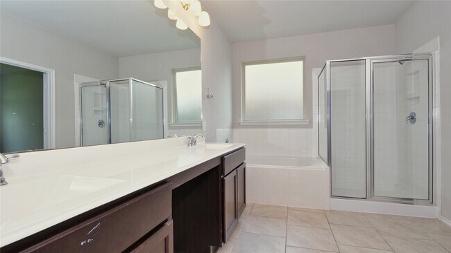 Building Photo - 4427 Aversa Dr