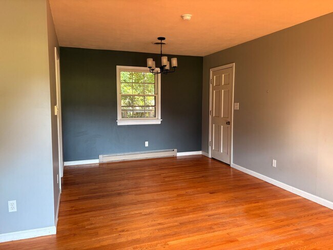 Building Photo - 203 Fleetwood Dr