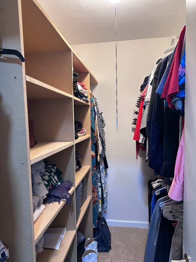 Building Photo - 6916 Elliot Ct