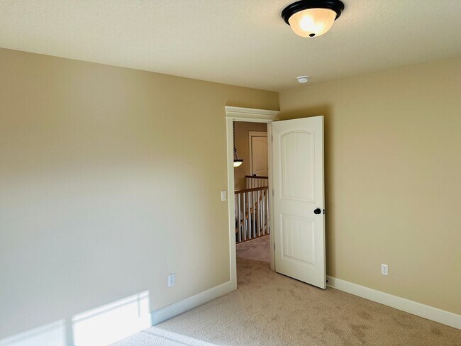 Building Photo - Beautiful Custom Felida Home