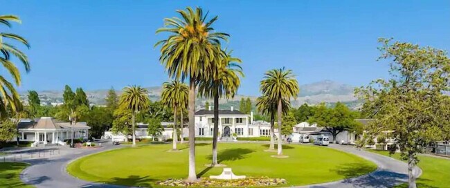 Building Photo - 662 Cottage Dr