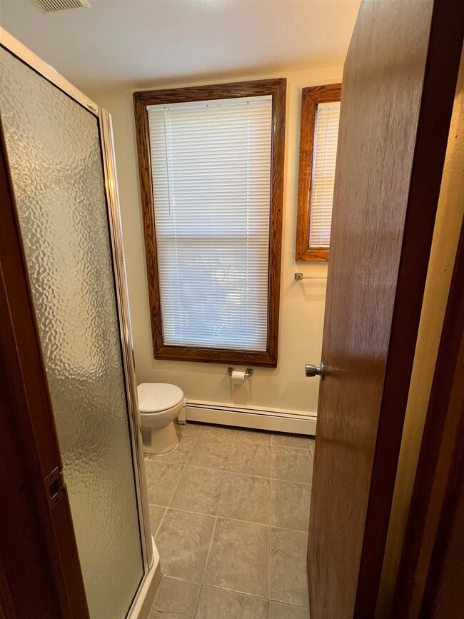 Building Photo - 220 Bay St