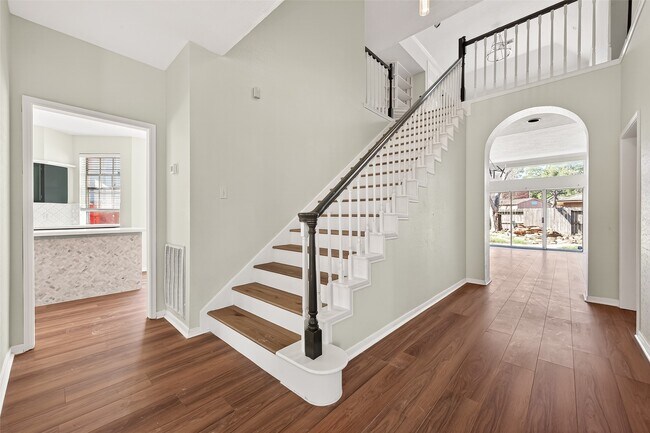 Building Photo - 16410 Fondren Grove Dr