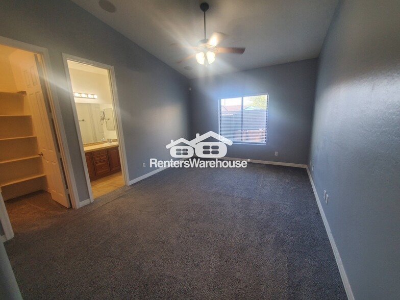 Building Photo - 2256 E Pima Ave