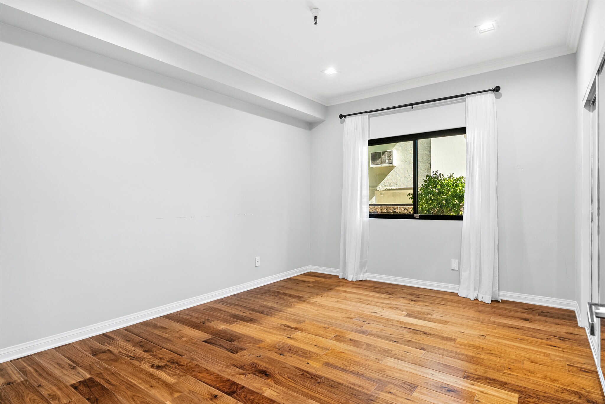 Building Photo - 14630 Dickens St