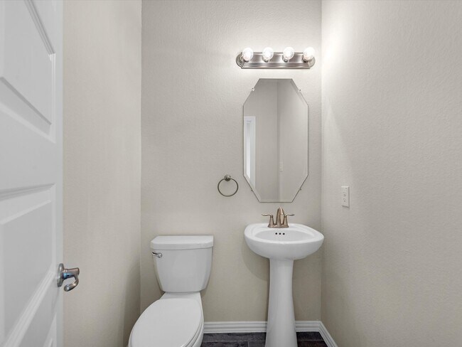 Building Photo - 40575 Goldeneye Pl