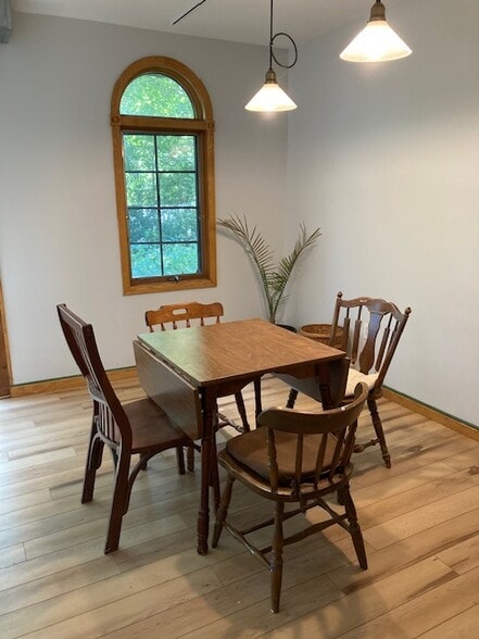 Building Photo - 293 Hiscock St