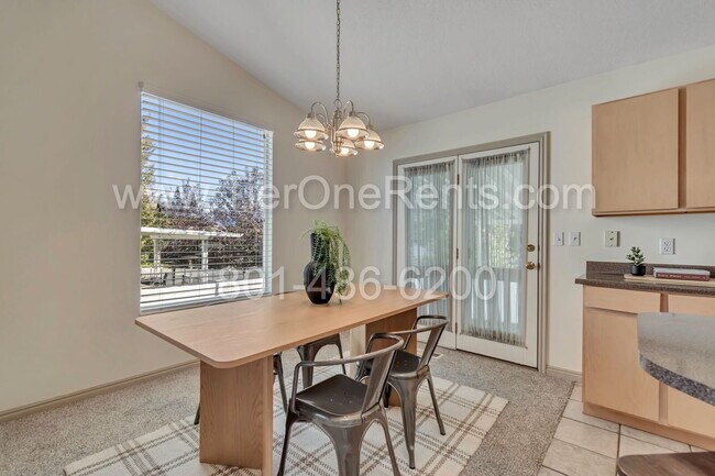 Building Photo - This property offers a NO DEPOSIT option available wit Obligo!