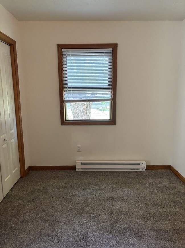 Building Photo - 242 E 6th St