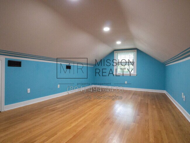 Building Photo - 325 Fairwood Dr