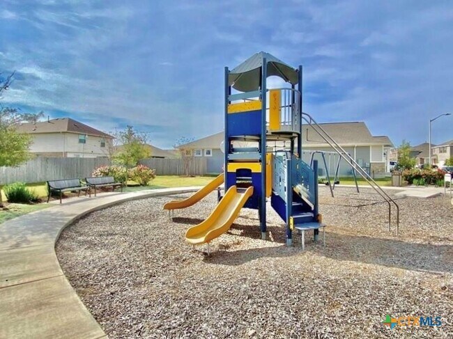 Building Photo - 816 Alta Wy