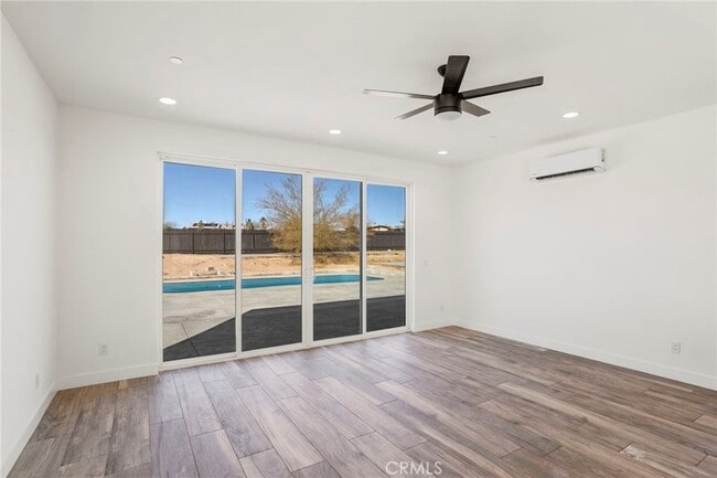 Building Photo - 3460 Stonehill Ave