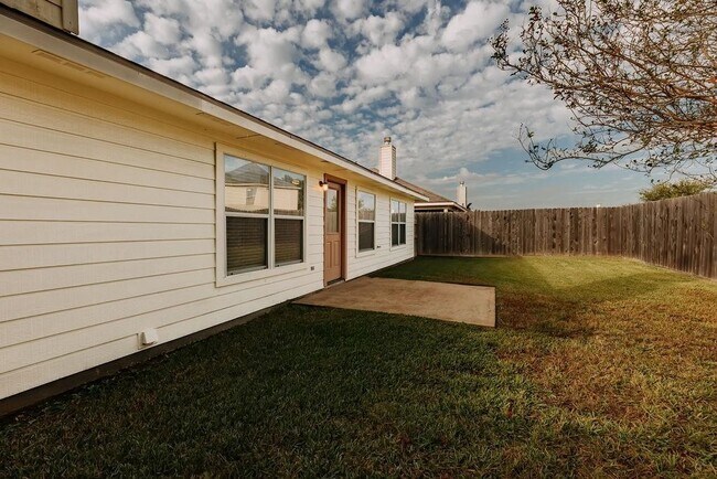 Building Photo - 11818 Canyon Falls Dr