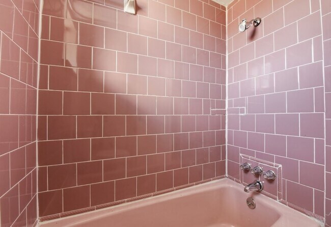 Building Photo - 3120 Royal St