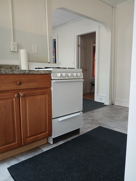 Range and island - 151 Weaver St