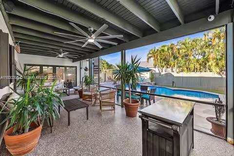 Building Photo - 6140 SW 56th Ct