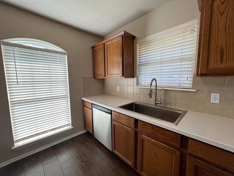 Building Photo - 512 Choctaw Gate Dr