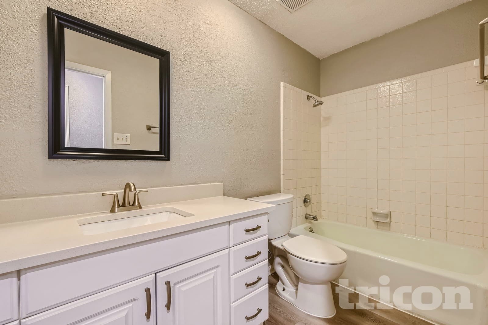 Building Photo - 2819 Hedgeway Dr