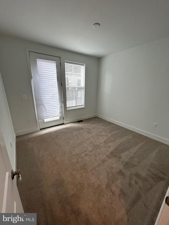 Building Photo - 2512 W Peninsula Dr