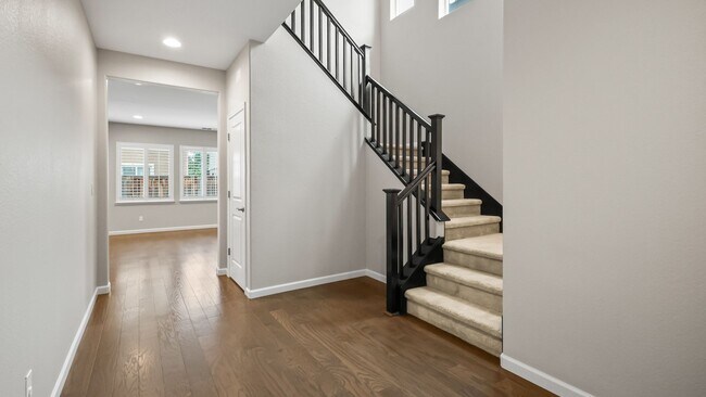 Building Photo - Beautiful 4 bedroom home in Dixon