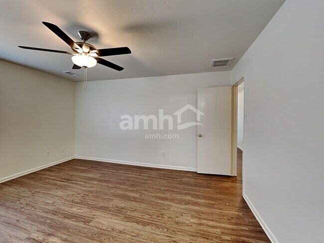 Building Photo - 15431 Kellerwood Dr