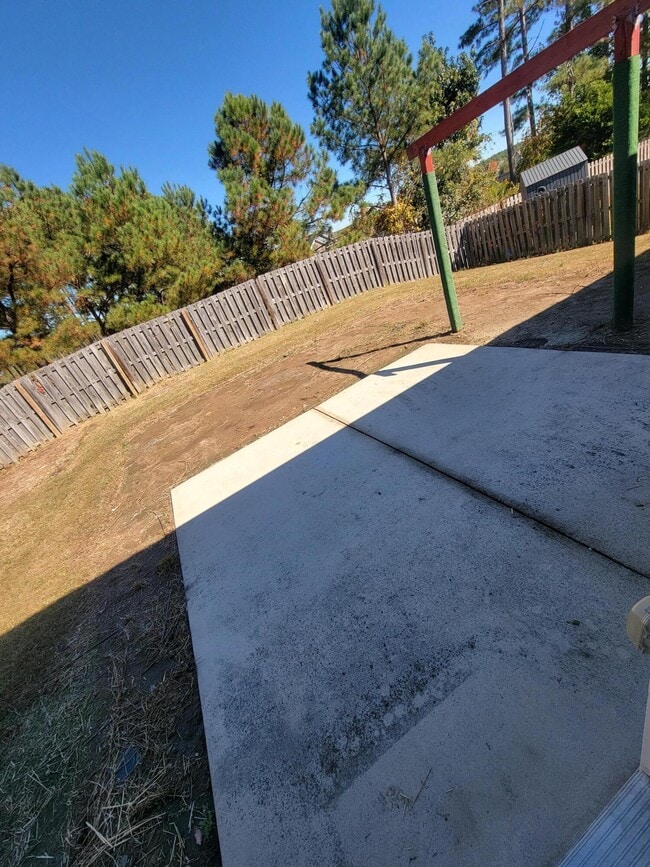 Building Photo - 2581 Kirby Ave