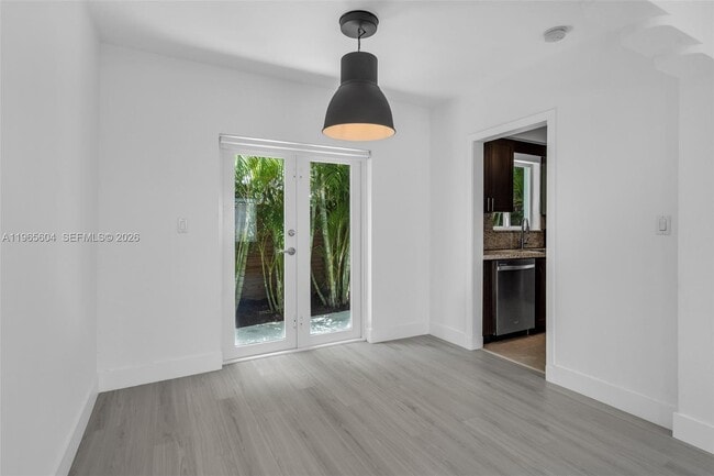 Building Photo - 2 Farrey Ln