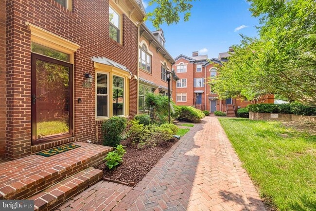 Building Photo - 535 Colecroft Ct