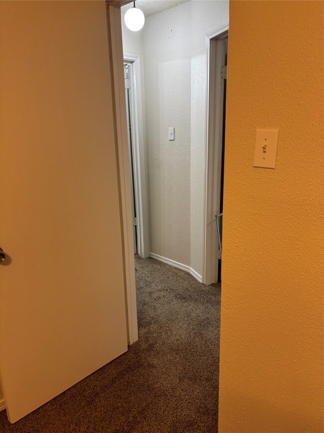 Building Photo - 18619 S Lyford Dr