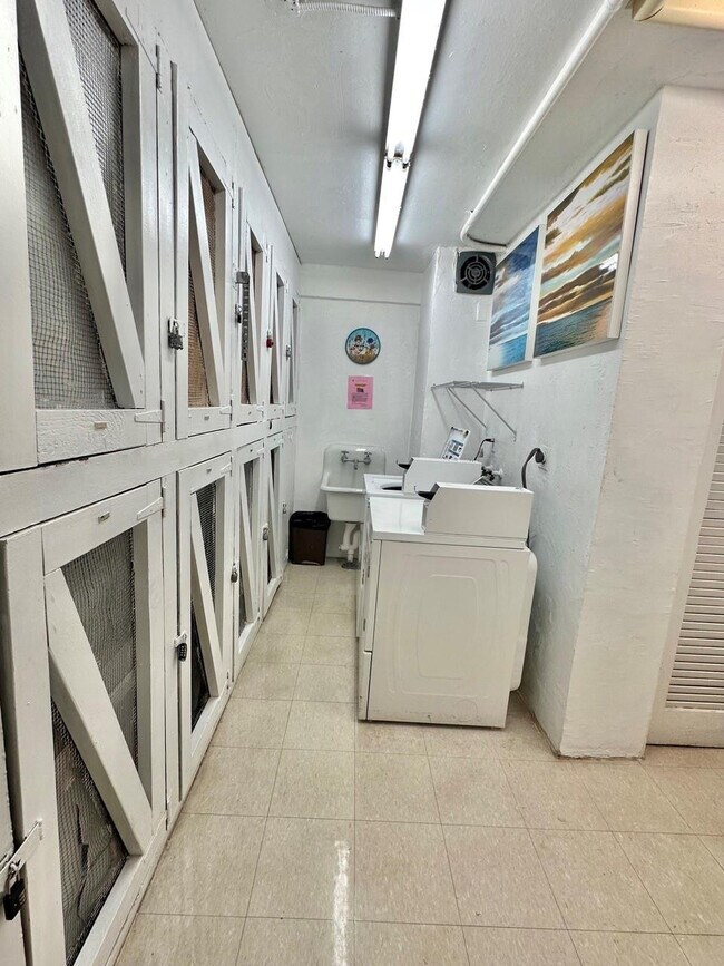 Building Photo - 3111 N Ocean Dr