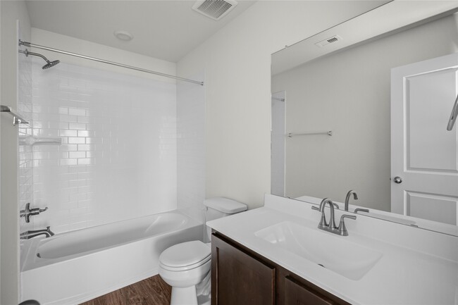 Building Photo - 416 Magnolia Ln