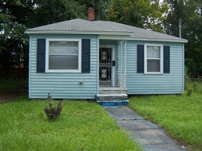 Building Photo - 1170 W 13th St