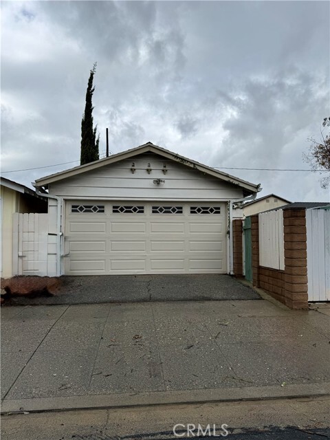 Building Photo - 16930 Tupper St