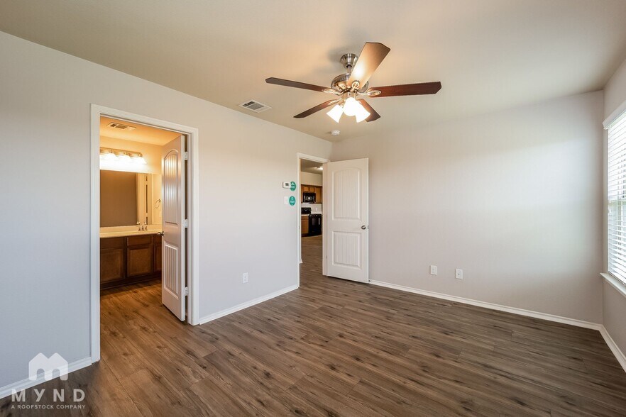 Building Photo - 1815 Arbordale Way