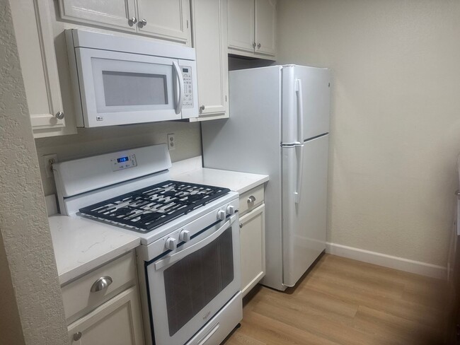 Building Photo - 1801 Marshall Rd