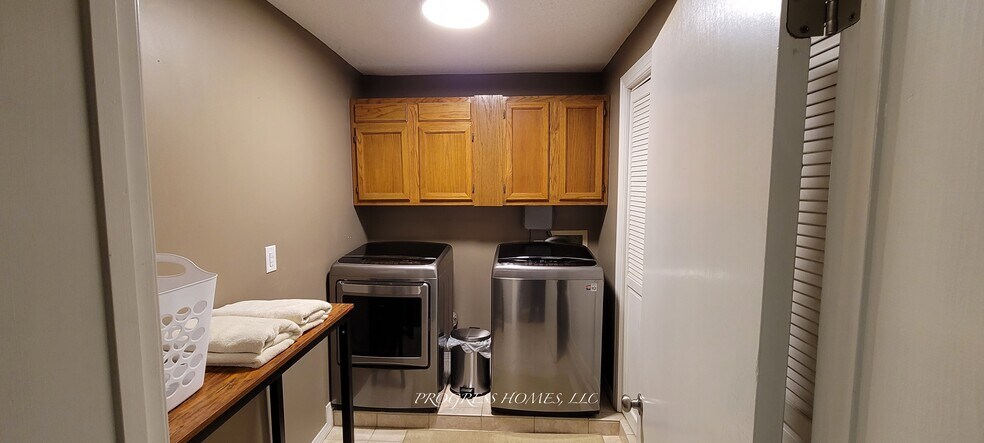 Building Photo - 402 Church St NE