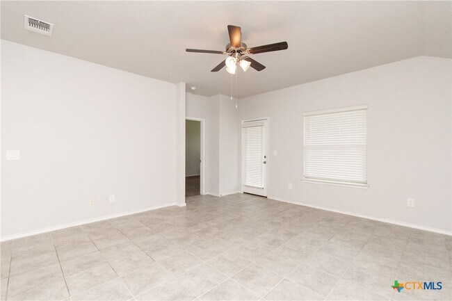 Building Photo - 2321 Aylesbury Dr