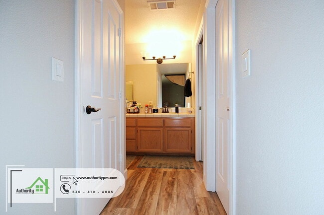 Building Photo - 11540 Vista Del Rio