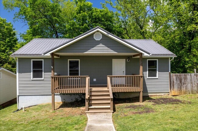 Primary Photo - Charming Radford Home with Peaceful Back Deck