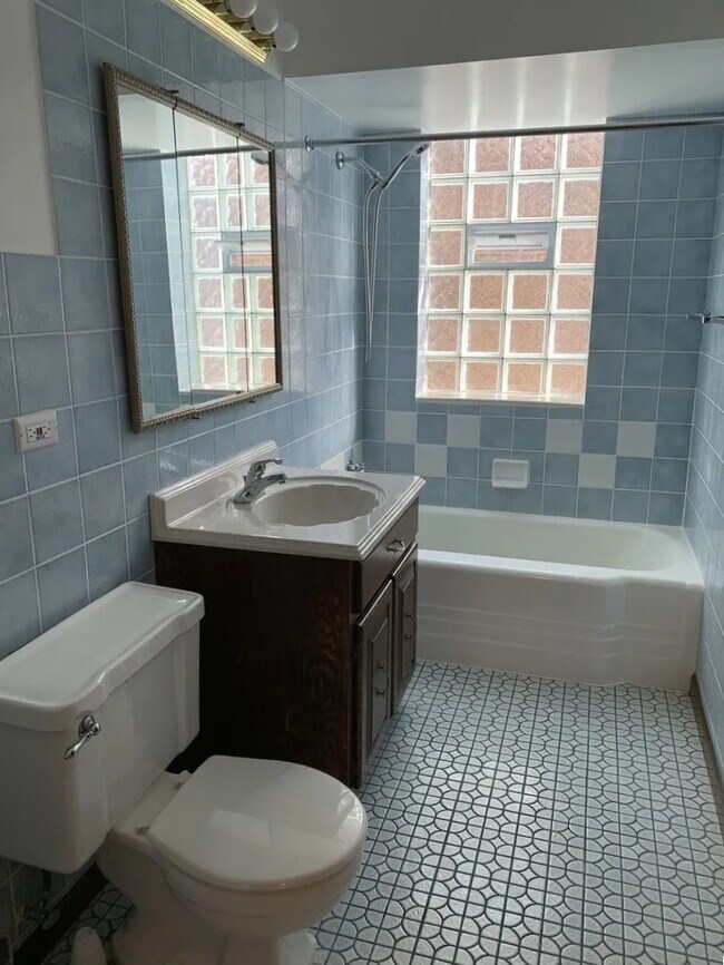 Building Photo - 3708 N Whipple St