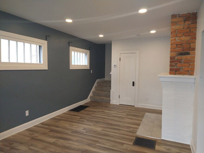 Building Photo - 587 S Ogden Ave