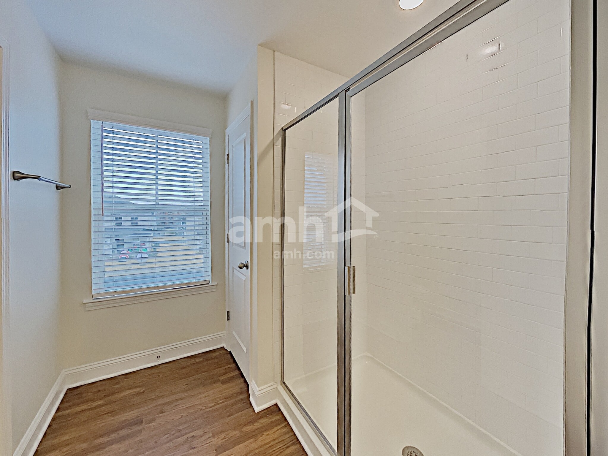 Building Photo - 444 Charity Ln