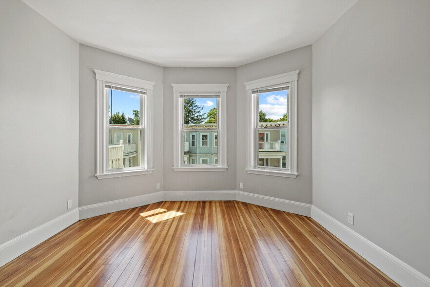 Building Photo - 19 Taft St
