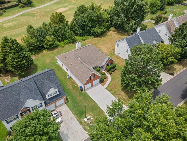 Building Photo - 3690 Golfe Links Dr