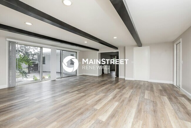Building Photo - 3 Bedroom Pet-Friendly Home in Mount Dora, FL with Main Street Renewal